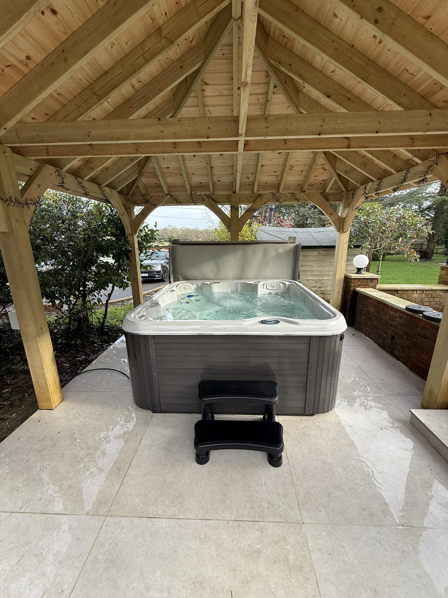 Hot tub & pool technicians in Orpington and Kent